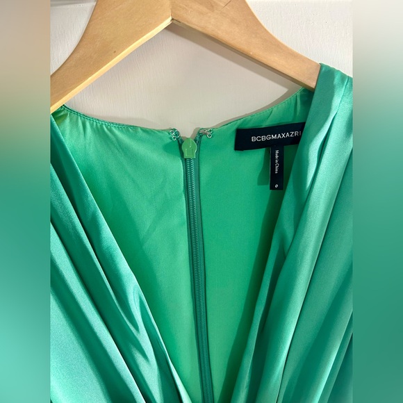 BCBG Max Azra green tie waist short dress. Size 0. - Picture 2 of 13